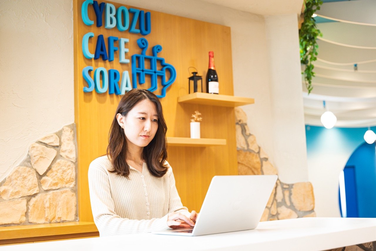 写真： 林 早織